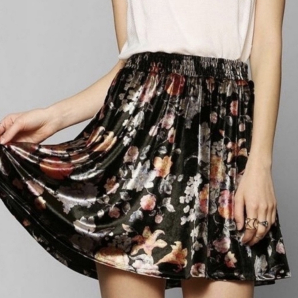 Ecoté Urban Outfitters Dark Floral Velvet Mini Skirt